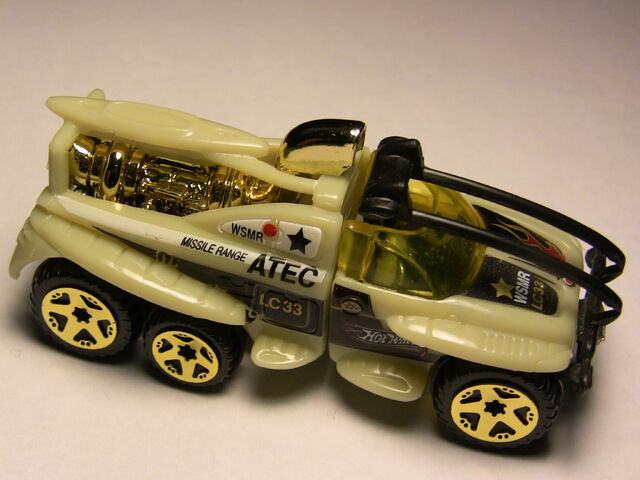 File:2002 140 XS-IVE with gold wheels.jpg