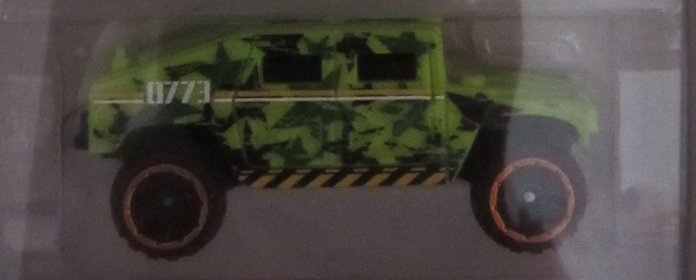 File:2014 Humvee.png