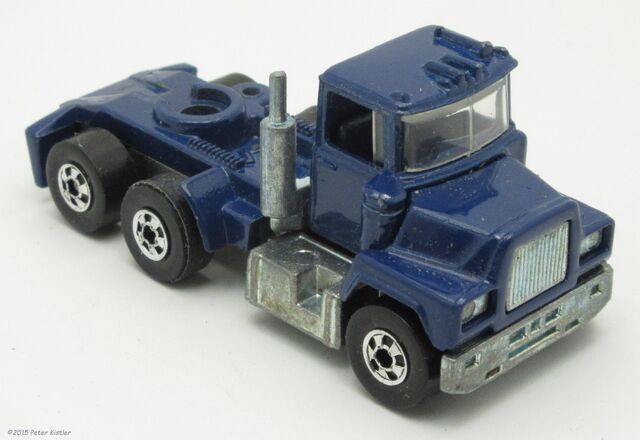 File:Mack Grain Trailer-24694 4.jpg