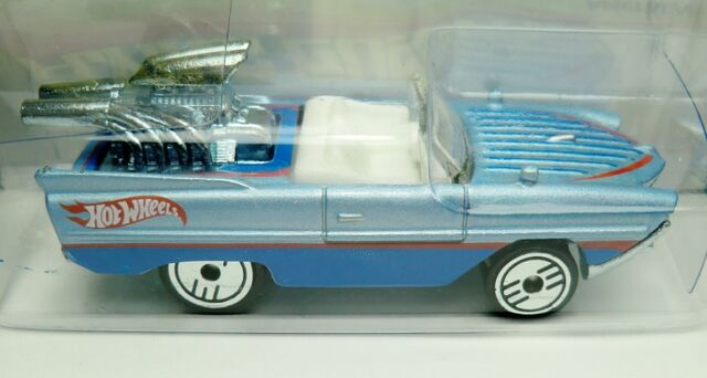 File:Amphicar-2013 Flying Customs.jpg