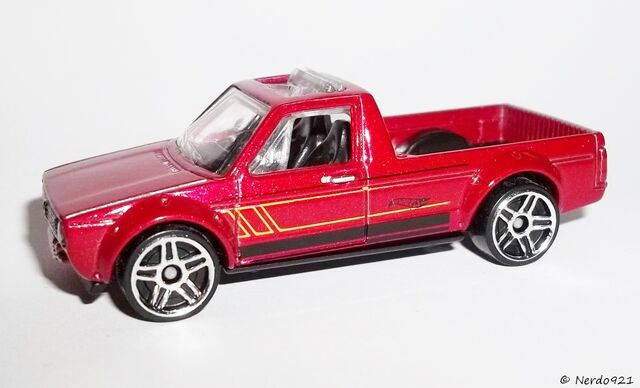 File:HW-2016-113-Volkswagen Caddy-Showroom.jpg
