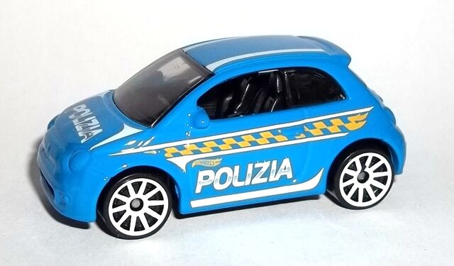File:HW-2015-50-Fiat 500-Rescue.jpg