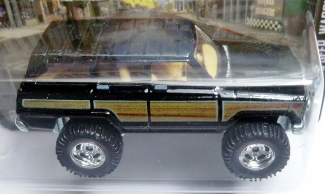 File:’88 Jeep Wagoneer-2013.jpg