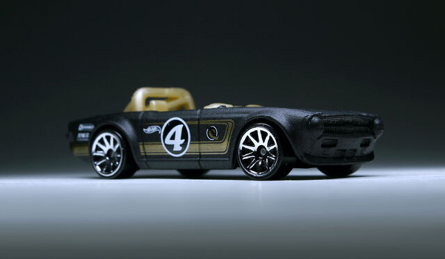 File:Triumph TR6 (2012 Multi-pack).jpg