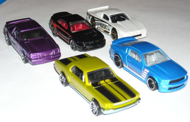 File:Mustang 45th 5pack loose.jpg