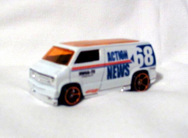 File:Custom 77 Dodge Van.jpg