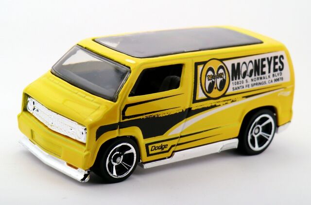 File:Custom '77 Dodge Van-2015 020.jpg