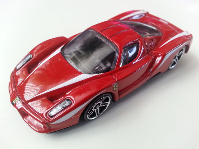 File:Enzo Ferrari side.jpg