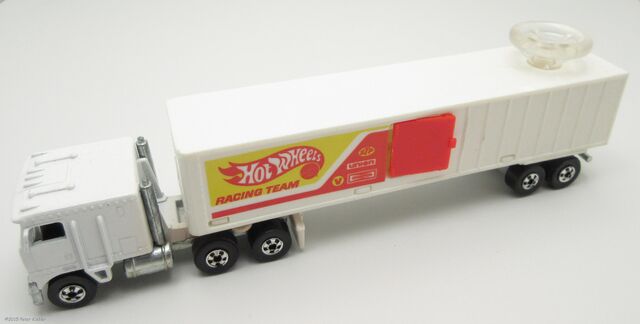 File:Kenworth Van-24689 1.jpg
