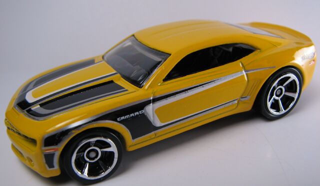 File:2011CamaroConceptKdayYellow.jpg