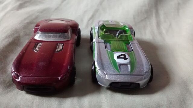 File:Fast felion and Rroadster.jpg