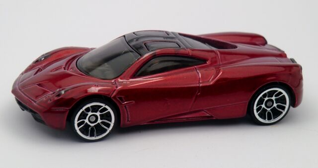 File:Pagani Huayra-2013 008.jpg