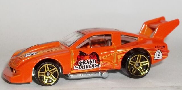File:HW-Road Trippin’-2104-18-’76 Chevy Monza.jpg