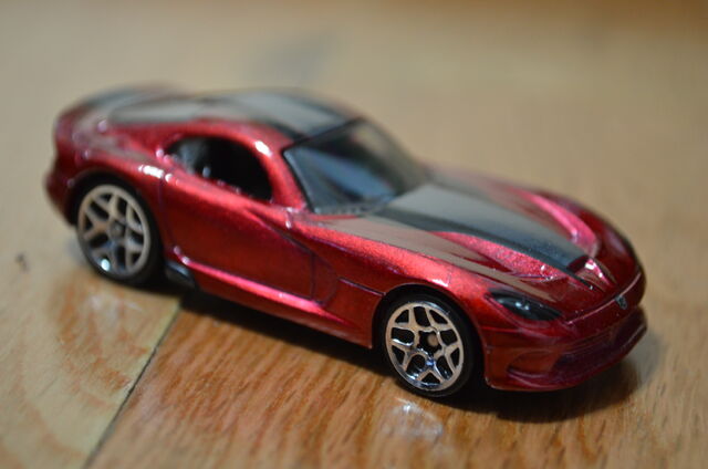 File:2016-Mult-Pack-2013 Dodge Viper SRT-Front-Loose.jpg