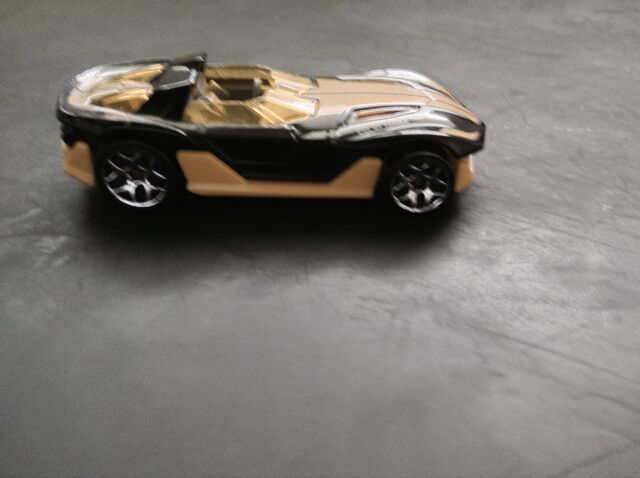 File:Black and yellow mystery model.jpg