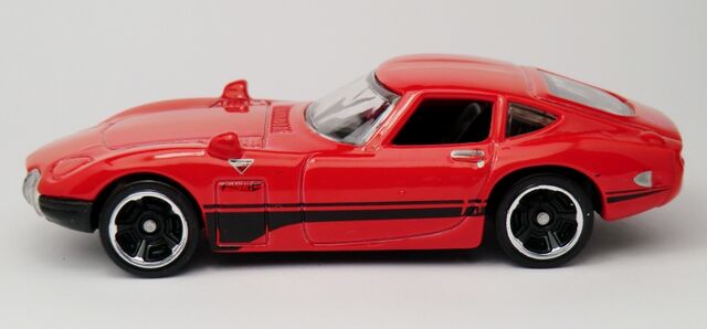 File:Toyota 2000 GT-2013.jpg