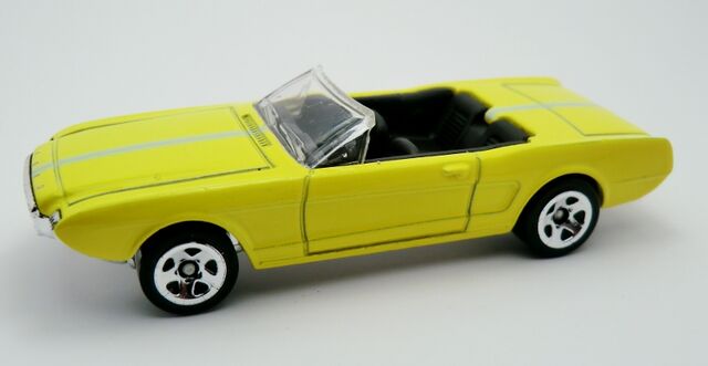 File:'63 Ford Mustang II Concept-2013 3-Pack.jpg