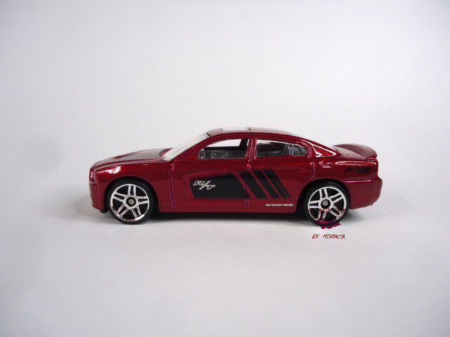 File:DODGE CHARGER R-T 2011.jpg