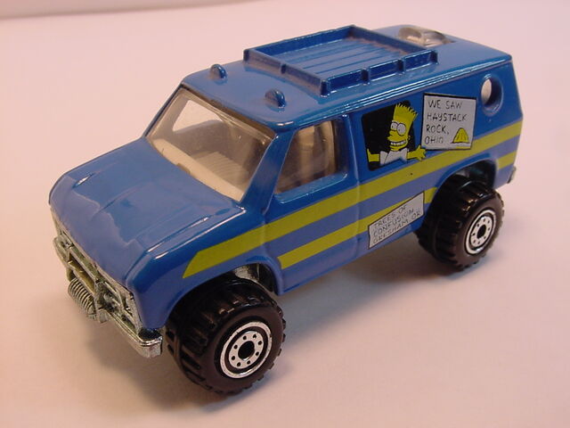 File:1990 the simpsons family camper thin stripe CT.jpg
