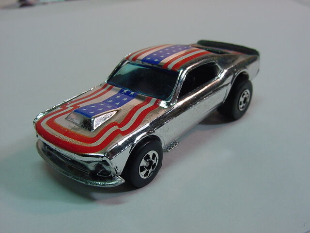 File:MustStock RWB bw.jpg