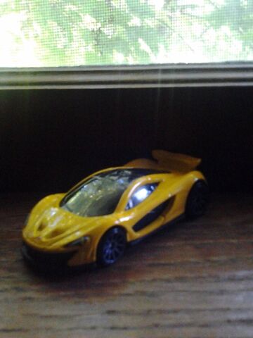 File:YellowMcLarenP1.jpg