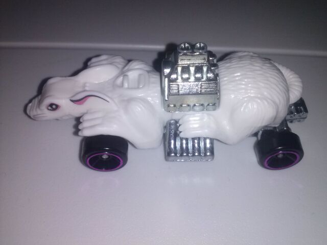File:RatMobile2013WhitePink.jpg