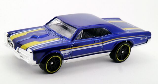 File:'67 Pontiac GTO-2015 228.jpg