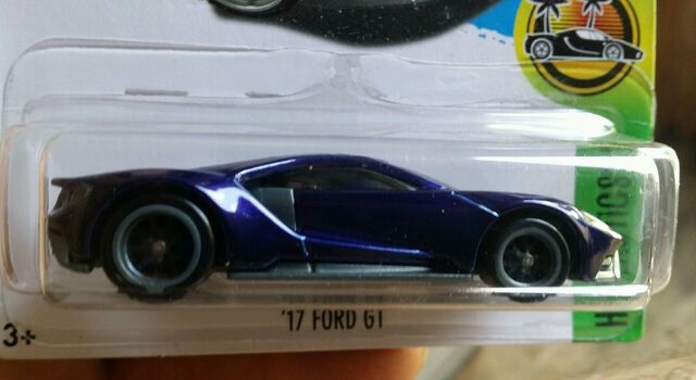 File:2017FordGTDHT79.jpg