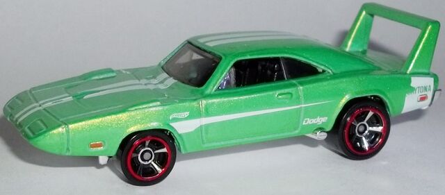 File:HW-2014-234-'69 Dodge Charger Daytona-MuscleMania.jpg