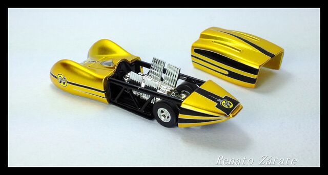 File:MOONEYES STREAMLINER 2003 IMG 4455.jpg