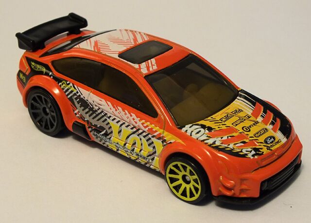 File:2013 '08 Ford Focus.jpg