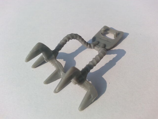 File:Musha Motors Race Car claw hooks.jpg