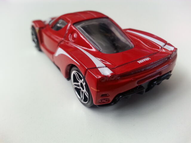 File:Enzo Ferrari rear.jpg