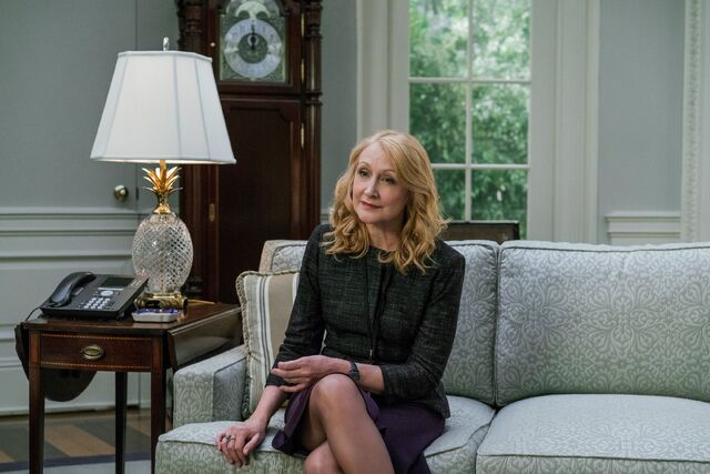 Datei:Teaser Patricia Clarkson Staffel 5.jpg
