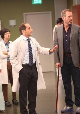 File:House-M-D-8x06-Parents-odette-yustman-26662837-1200-926.jpg