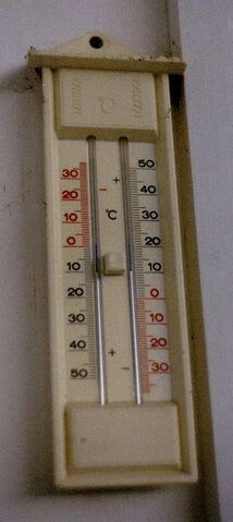 File:267px-Minimum-Maximum Thermometer.jpg