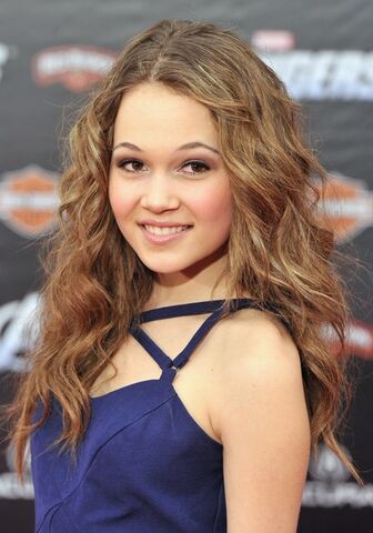 File:Kelli+Berglund+Premiere+Marvel+Studios+Marvel+zrOa3rMqEgdl.jpg