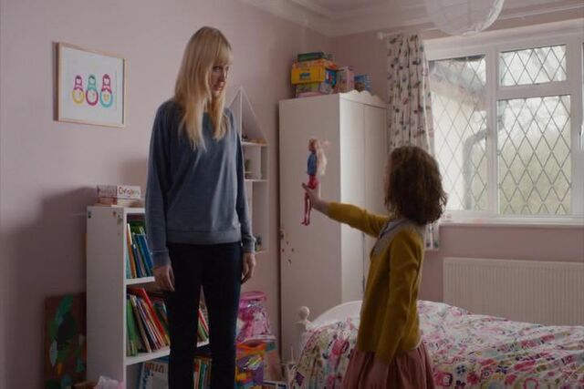 File:Humans1x07NiksaSophie.jpg