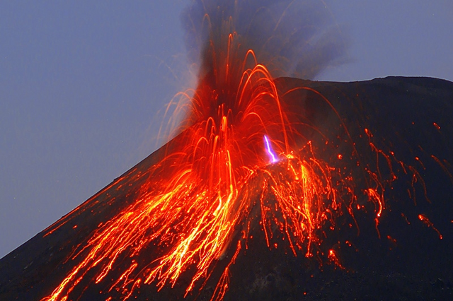 File:Mauna Loa erupting in 2034.png