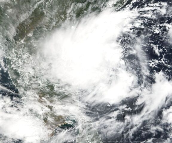 File:BOB storm 15 oct 2001 0520Z.jpg