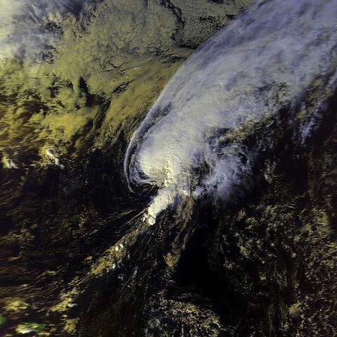 File:Frances 20 nov 1986 1818Z.jpg