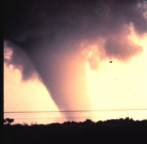 File:Tornado 16.jpg