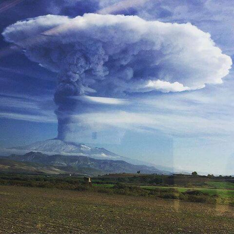 File:Volcano (47).jpg