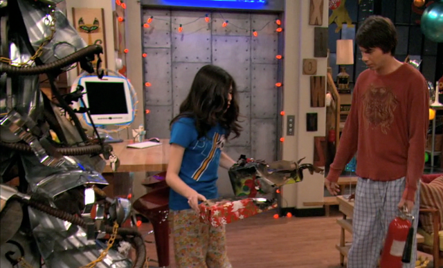 File:Emct3 ichristmas.png