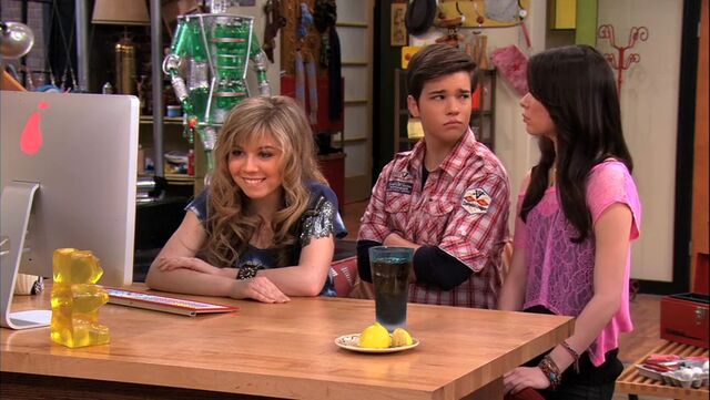 File:ICarly.S04E09.iPity.the.Nevel-HD.480p.WEB-DL.x264-mSD.mkv 000109150.jpg