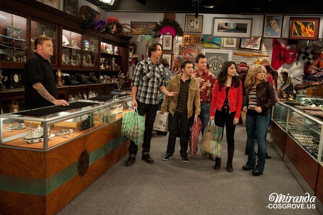 File:IPawnStarsStills018.jpg