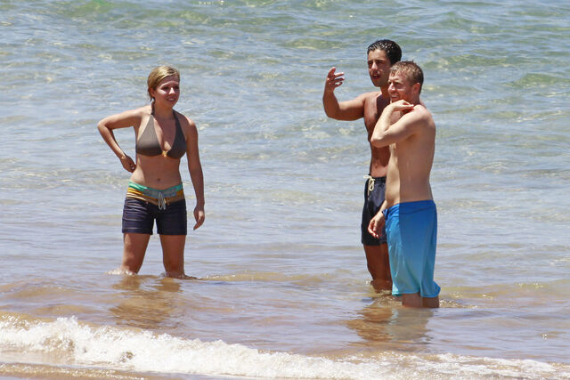 File:Jennette McCurdy Hawaiian Vacation 281229.jpg