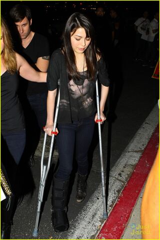 File:Miranda-cosgrove-foo-fighters-05.jpg