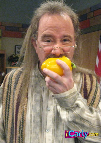 File:Mr.henning eating a pepper.jpg