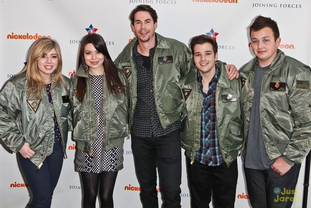 File:Icarlymil6.jpg